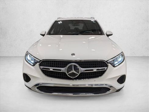 Used 2026 Mercedes-Benz GLC 300 image 2