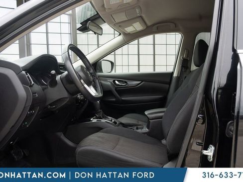 Used 2019 Nissan Rogue SV w/ Premium Package FWD image 4