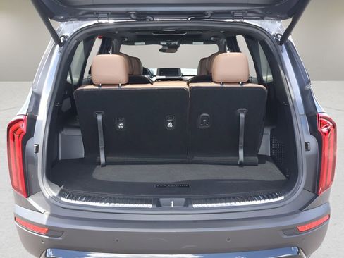 Used 2022 Kia Telluride SX w/ SX Prestige Package AWD/4WD image 16