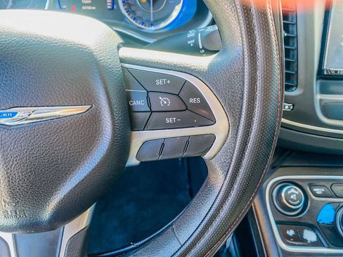 Used 2016 Chrysler 200 Limited image 19