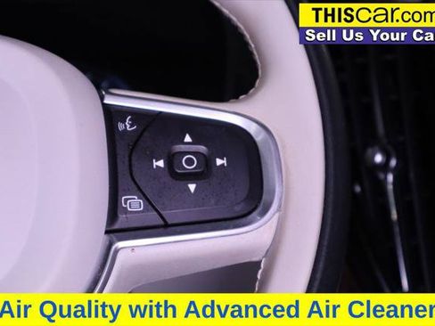 Used 2021 Volvo XC60 T5 Momentum w/ Premium Package FWD image 16