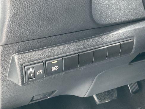 Used 2024 Toyota Corolla LE FWD image 28