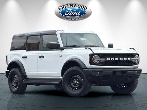 New 2026 Ford Bronco Outer Banks w/ Black Appearance Package AWD/4WD image 2
