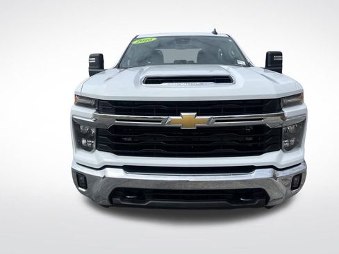 Used 2025 Chevrolet Silverado 2500 LT w/ Convenience Package AWD/4WD image 15