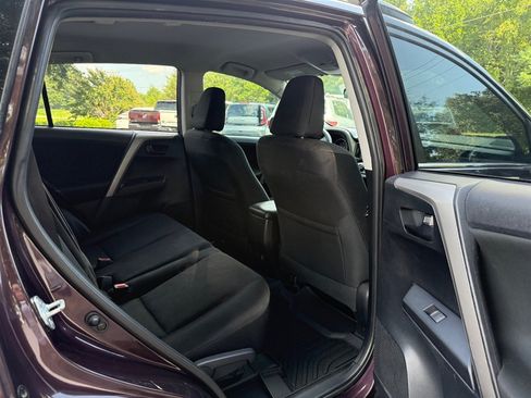 Used 2016 Toyota RAV4 LE FWD image 16