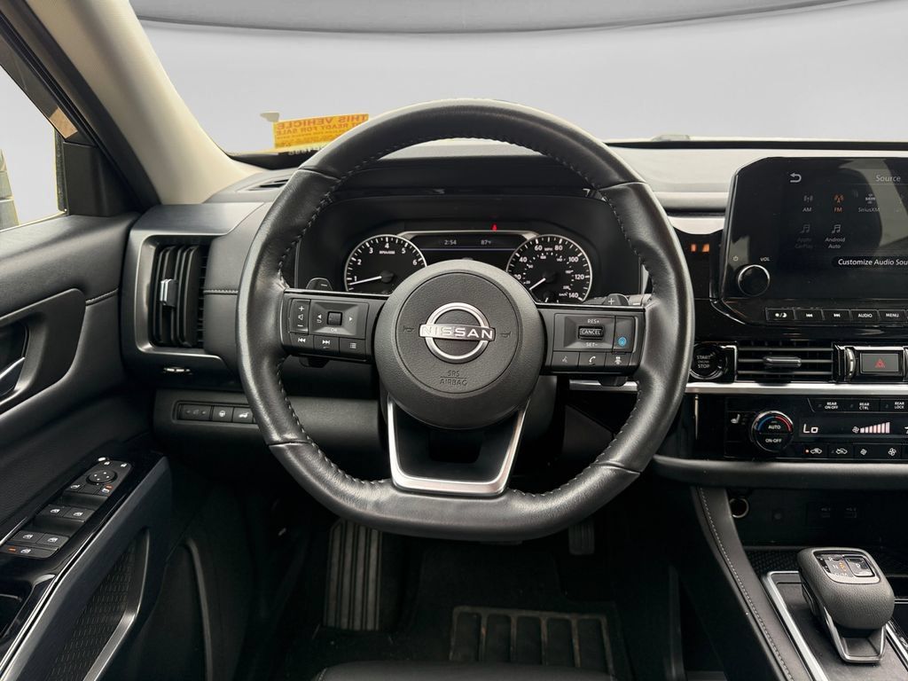 Used 2025 Nissan Pathfinder SL AWD/4WD image 15