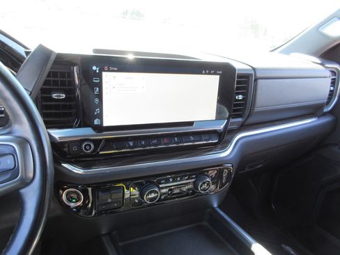Used 2024 Chevrolet Silverado 2500 LT AWD/4WD image 30