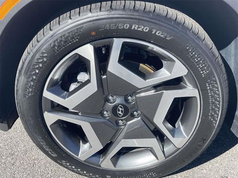 Used 2023 Hyundai Palisade Limited w/ Winter Package image 8