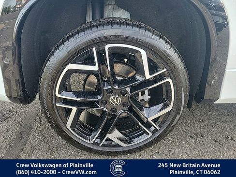 Certified 2026 Volkswagen Tiguan SEL R-Line AWD/4WD image 19