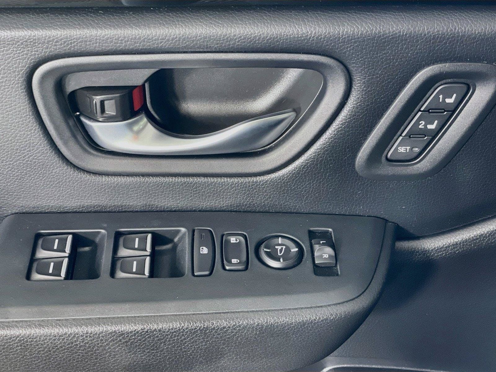 Certified 2025 Honda Pilot Touring image 23