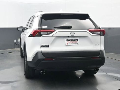 Used 2022 Toyota RAV4 XLE image 22