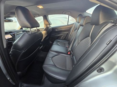 Used 2020 Toyota Camry SE image 7