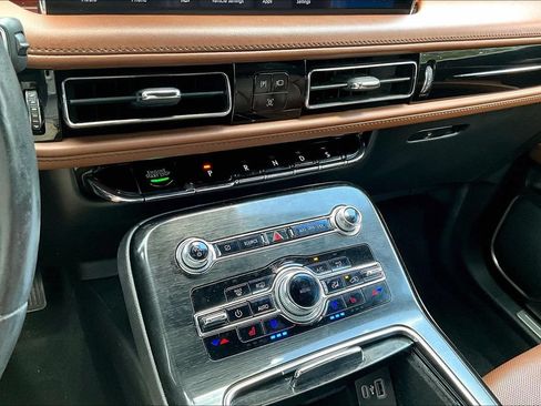 Used 2022 Lincoln Nautilus Reserve w/ Equipment Group 201A AWD/4WD image 15