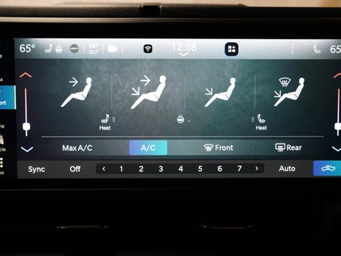 Used 2025 Jeep Gladiator Sport AWD/4WD image 23