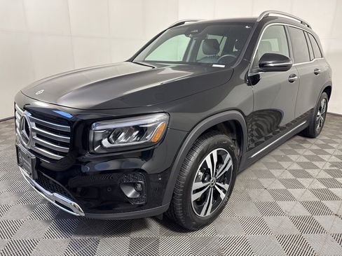 Used 2025 Mercedes-Benz GLB 250 4MATIC image 12