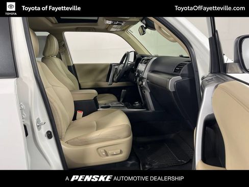 Used 2021 Toyota 4Runner SR5 Premium w/ Moonroof Package AWD/4WD image 9