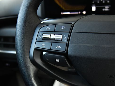 Used 2025 Kia K4 LXS image 31