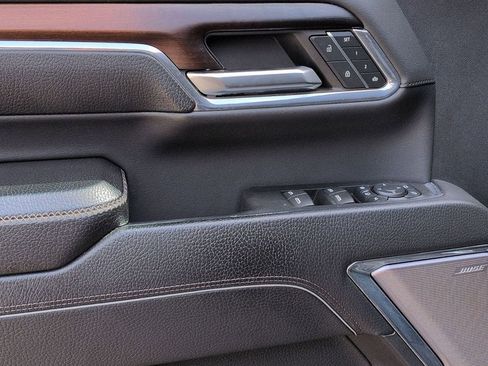 Used 2024 GMC Sierra 2500 Denali image 8