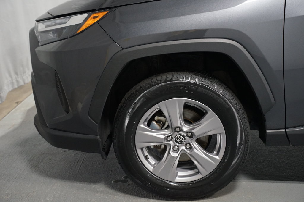 Certified 2025 Toyota RAV4 XLE FWD image 5