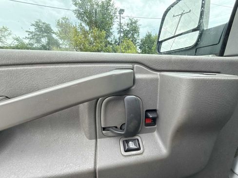 Used 2019 Chevrolet Express 2500 w/ Driver Convenience Package RWD image 14