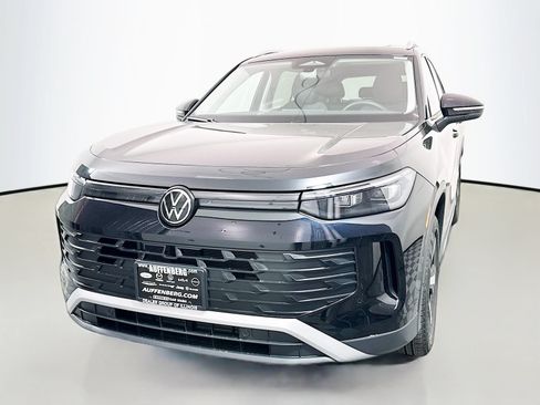 New 2026 Volkswagen Tiguan SE AWD/4WD image 3
