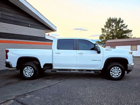Used 2023 Chevrolet Silverado 2500 LT image 6