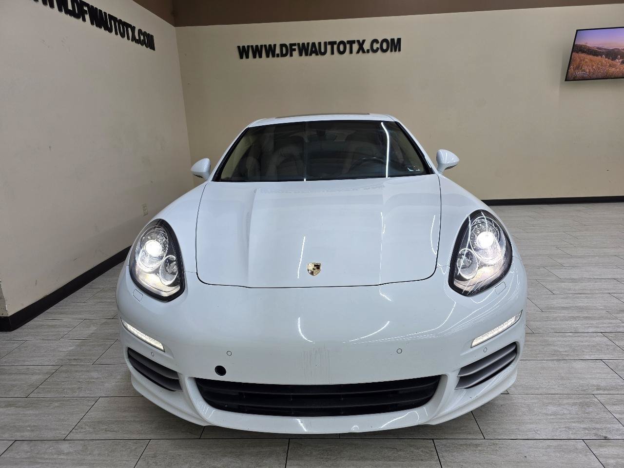 Used 2015 Porsche Panamera 4 w/ Premium Package Plus AWD/4WD image 3