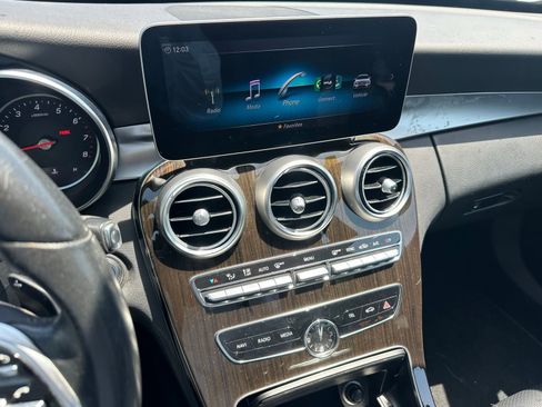 Used 2020 Mercedes-Benz C 300 Sedan image 4