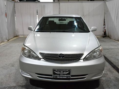 Used 2004 Toyota Camry LE FWD image 2
