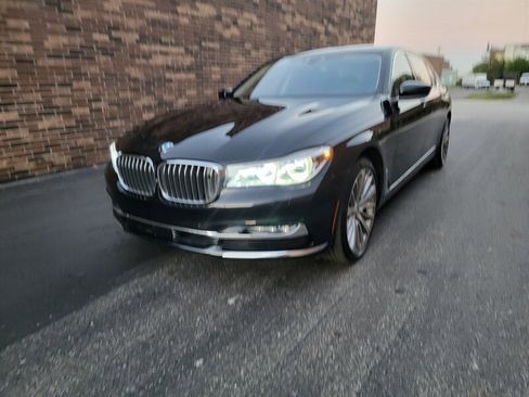 Used 2017 BMW 750Li xDrive image 39