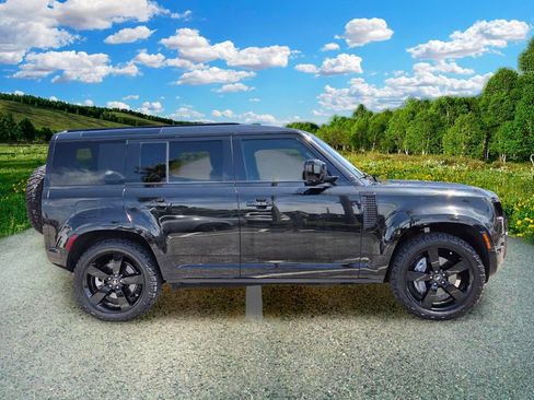 Used 2023 Land Rover Defender 110 X-Dynamic SE AWD/4WD image 7