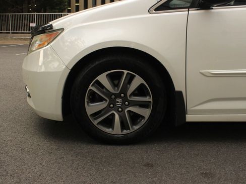 Used 2014 Honda Odyssey Touring image 11