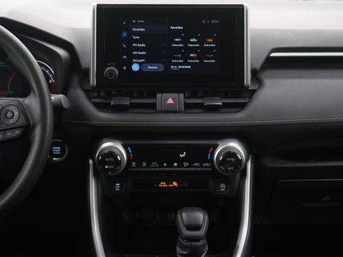 Used 2024 Toyota RAV4 XLE w/ Convenience Package AWD/4WD image 19