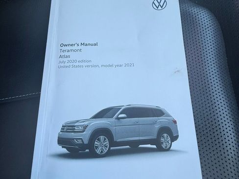Used 2021 Volkswagen Atlas SEL Premium image 36