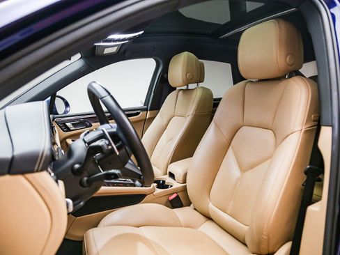 Certified 2023 Porsche Macan S AWD/4WD image 4