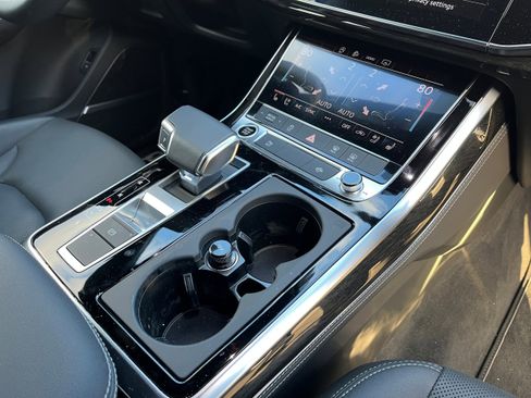 Used 2025 Audi Q7 3.0T Premium Plus image 16