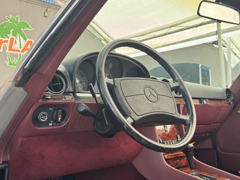 Used 1987 Mercedes-Benz 560 SL image 31