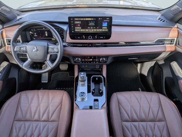 Used 2025 Mitsubishi Outlander SEL FWD image 13
