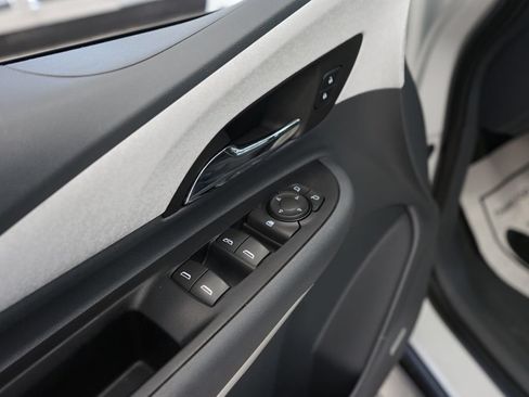 Used 2018 Chevrolet Bolt Premier w/ Driver Confidence II Package FWD image 22