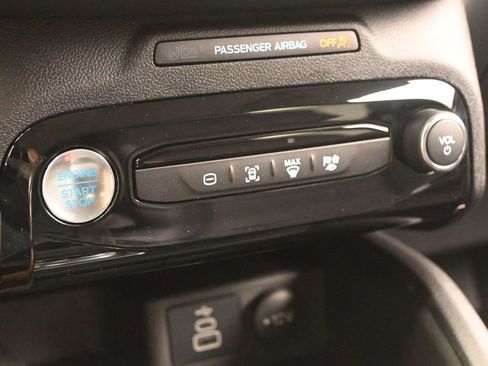 New 2024 Ford Escape SE FWD image 18