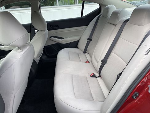 Used 2025 Nissan Altima 2.5 SV FWD image 32