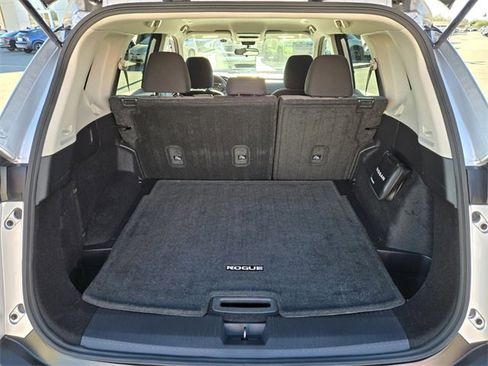 Used 2023 Nissan Rogue SV image 19