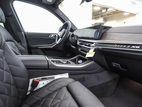 Used 2026 BMW X5 xDrive40i w/ M Sport Package image 29