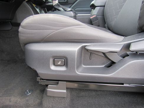 Used 2024 Toyota Tacoma SR5 image 15