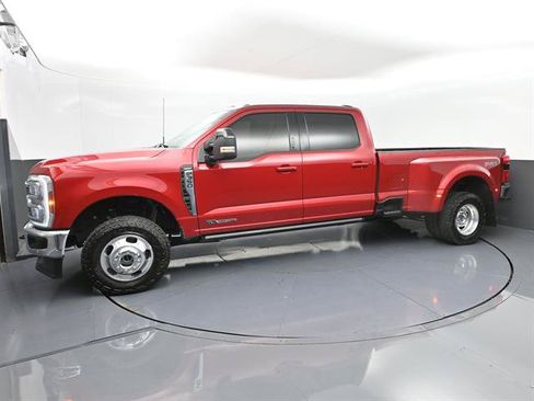Used 2024 Ford F350 Lariat w/ Lariat Ultimate Package AWD/4WD image 35