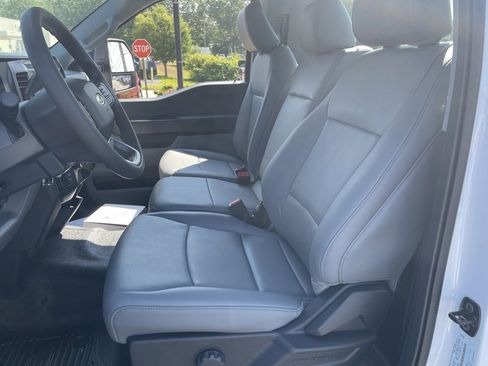 New 2025 Ford F550 4x4 Regular Cab Super Duty image 7