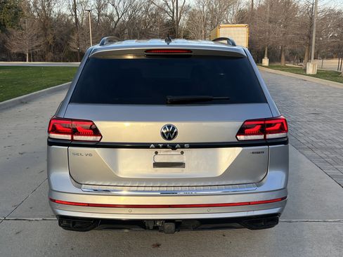 Used 2023 Volkswagen Atlas SEL R-Line image 9