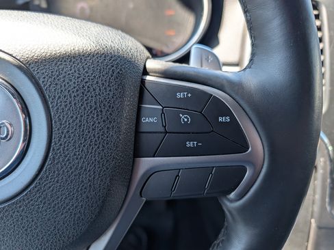 Used 2017 Jeep Grand Cherokee Altitude AWD/4WD image 23