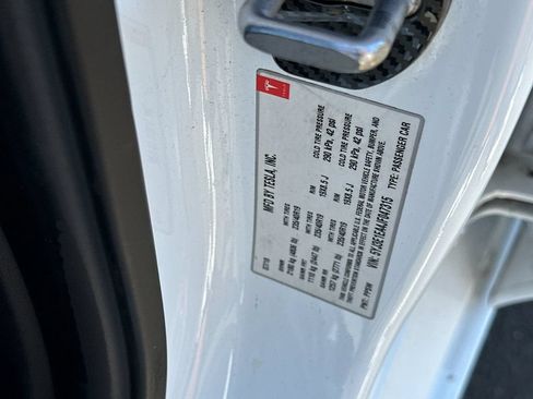 Used 2018 Tesla Model 3 Long Range RWD image 27