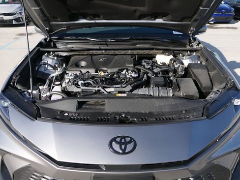 Used 2025 Toyota Camry SE image 28